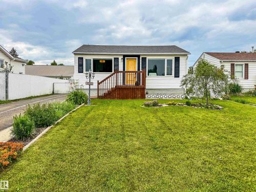 10556 162 St Nw, Edmonton, AB, T5P3M5 | Card Image