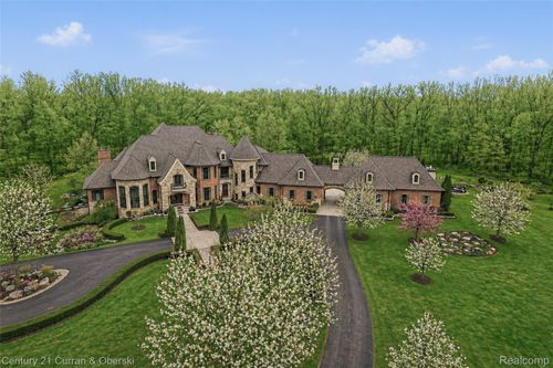 11479 Clyde Rd, Fenton, MI, 48430-4601 | Card Image