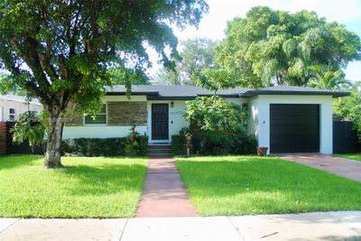 5810 Sw 10th St, House other with 3 bedrooms, 2 bathrooms and null parking in West Miami FL | Image 3