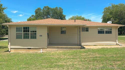 417 W 8th St, Wewoka, OK, 74884-3132 | Card Image