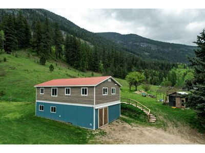 3064 Upper Slocan Park Rd, House other with 3 bedrooms, 2 bathrooms and 7 parking in Slocan Park BC | Image 3