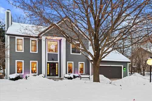 4510 S 123rd St, Greenfield, WI, 53228-2492 | Card Image