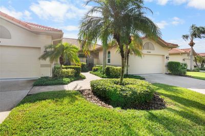 3392 Chelmsford Ct, House other with 2 bedrooms, 2 bathrooms and null parking in Sarasota FL | Image 1