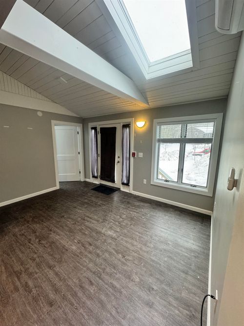 101-9 Monarch Way, Portsmouth, NH, 03801 | Card Image