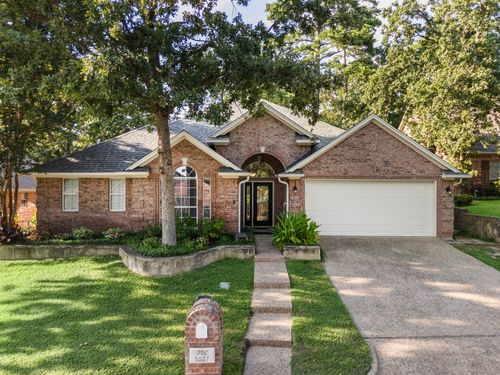 5527 Andover Dr, Tyler, TX, 75707-6115 | Card Image