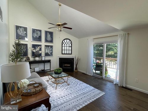 38-38 Lakeview Ct, DOWNINGTOWN, PA, 19335-1000 | Card Image