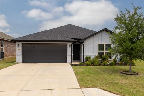 500 Adams Ct, Weatherford, TX, 76085-3741 | Card Image