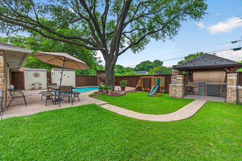 527 Falling Leaves Dr, Duncanville, TX, 75116-3709 | Card Image