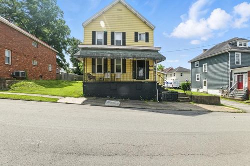 648 Grove St, Greensburg, PA, 15601-2870 | Card Image