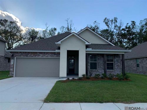 7601 Trailview Dr, Gonzales, LA, 70737-8274 | Card Image