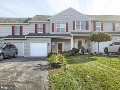 1049 Wooded Pond Dr, HARRISBURG, PA, 17111-4769 | Card Image