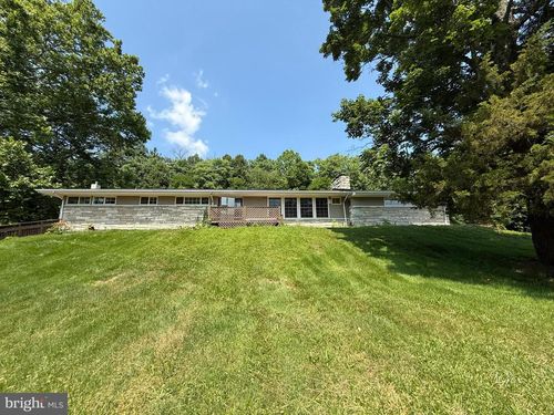 7697 Hedgesville Rd, HEDGESVILLE, WV, 25427-5420 | Card Image