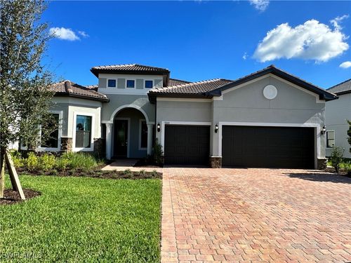 9260 Cormorant Dr, NAPLES, FL, 34120-1821 | Card Image