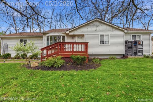 1353 Delta Rd, Walled Lake, MI, 48390-3716 | Card Image