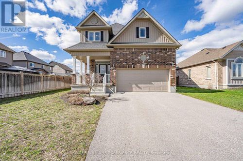 154 Arnold Crescent, Essa (Angus), ON, L3W0R1 | Card Image