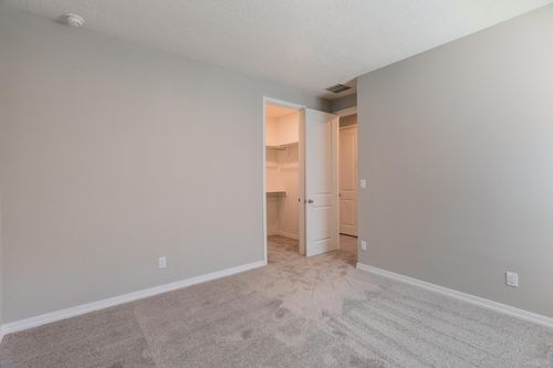 1556 Valle De Colores St Nw, Los Lunas, NM, 87031-9158 | Card Image