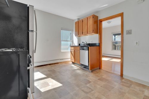apt-3-11 Carpenter St, Boston, MA, 02127-7434 | Card Image