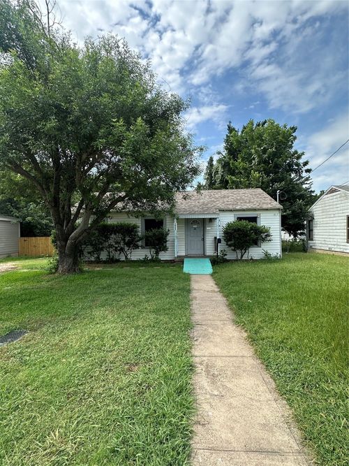 1920 Pembroke St, Irving, TX, 75060-4610 | Card Image