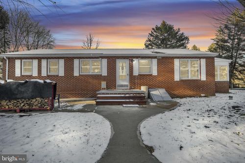 1158 Pine Rd, CARLISLE, PA, 17015-9352 | Card Image