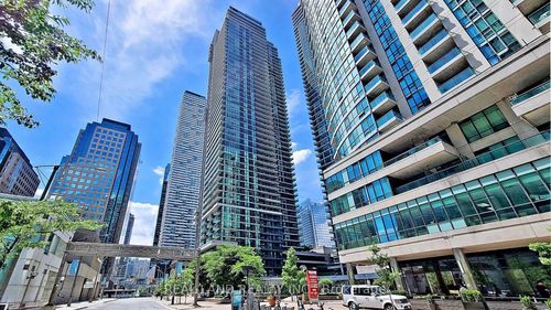 1908-33 Bay St, Toronto, ON, M5J2Z3 | Card Image