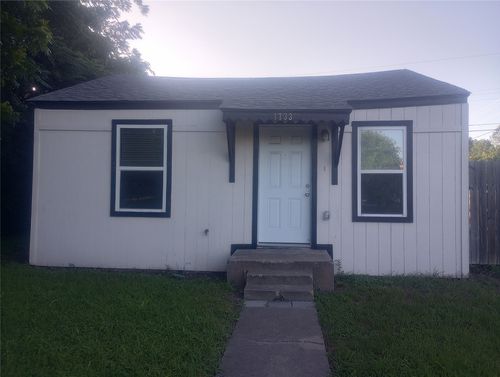 1733 Greenfield Ave, Fort Worth, TX, 76102-1514 | Card Image