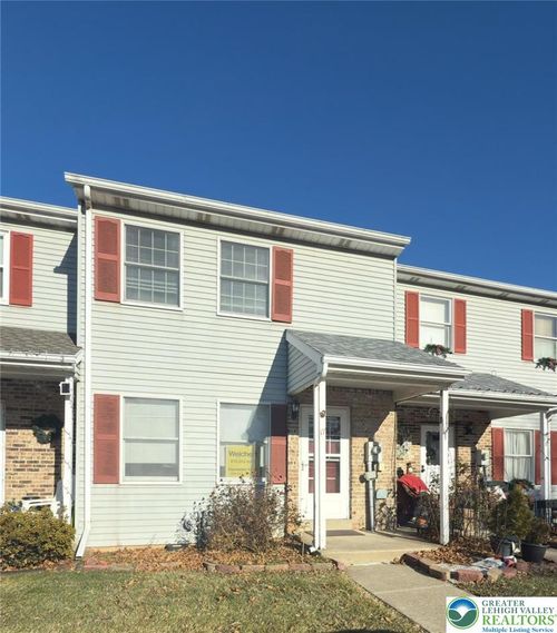 17 Fort Lee Ct, Forks Twp, PA, 18040-1043 | Card Image