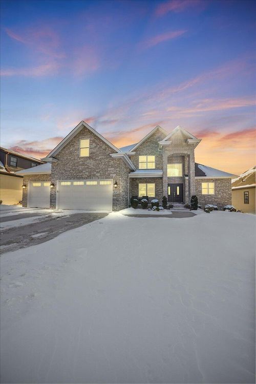 9317 Michigan Dr, Crown Point, IN, 46307 | Card Image