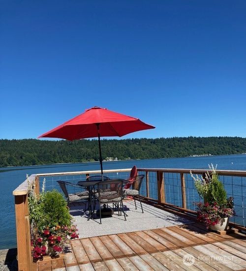 27728 Manzanita Beach Rd Sw, Vashon, WA, 98070-8918 | Card Image