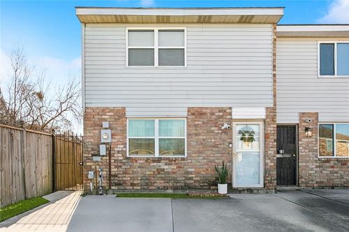 11830 W Barrington Dr, New Orleans, LA, 70128-2328 | Card Image