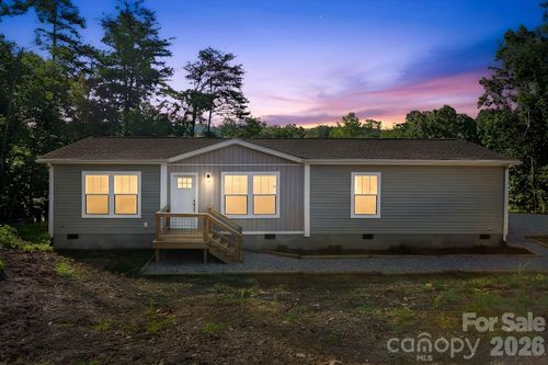 90 S Cascades Dr, Nebo, NC, 28761-7872 | Card Image