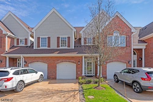 8 Schmidt Cir, Watchung, NJ, 07069-5950 | Card Image