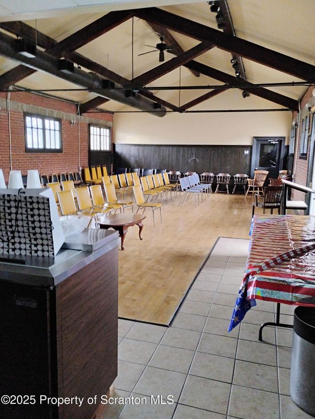Interior | Image 7
