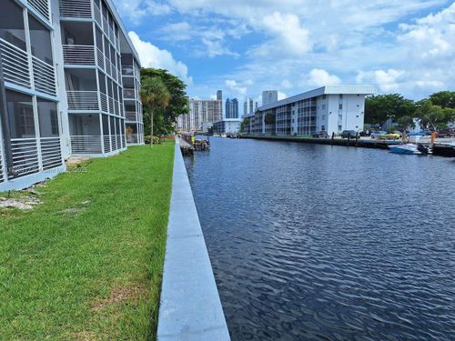 apt-402-3600 Ne 170th St, North Miami Beach, FL, 33160-3145 | Card Image