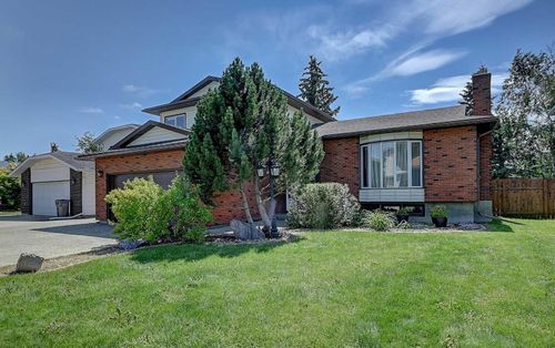 9513 62 Ave, Grande Prairie, AB, T8W2E1 | Card Image