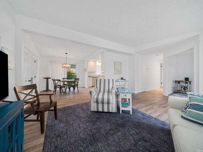 8006 E Cherokee Rd, House other with 3 bedrooms, 2 bathrooms and null parking in Syracuse IN | Image 8