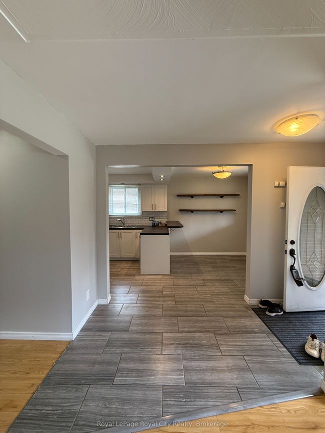 140 Brant Ave, House other with 3 bedrooms, 1 bathrooms and 1 parking in Guelph ON | Image 4