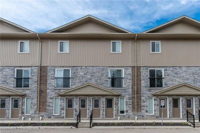 4 - 122 Courtland Ave E, Townhouse with 2 bedrooms, 1 bathrooms and 1 parking in Kitchener ON | Image 1