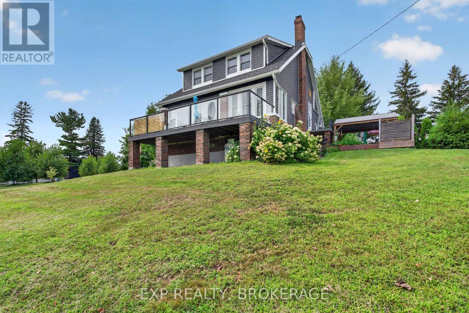 Residential in Front of Leeds & Seeleys Bay 2