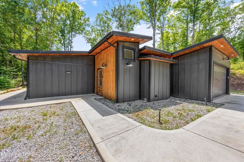 11325 New Highway 68, Tellico Plains, TN, 37385-5953 | Card Image