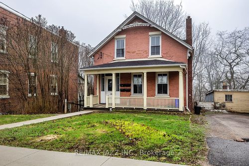 221 Walton St, Port Hope, ON, L1A1P1 | Card Image