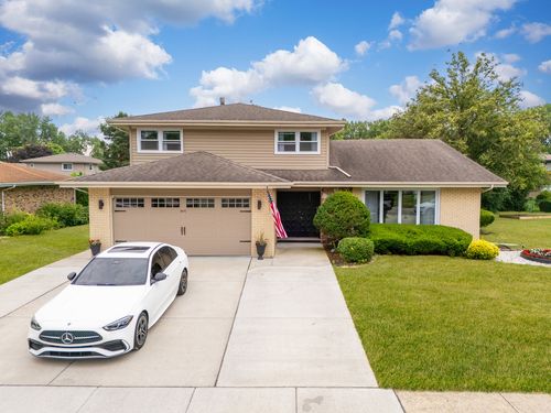 8515 Broadmoor Dr, Palos Hills, IL, 60465-1721 | Card Image