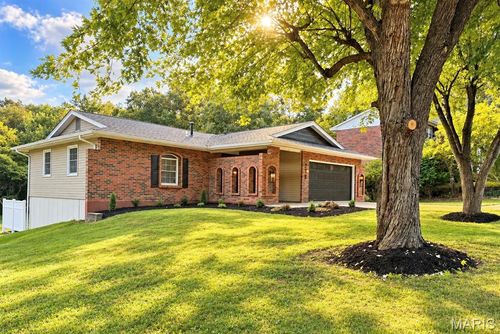 218 Circle Dr, Owensville, MO, 65066-1108 | Card Image