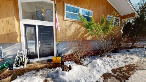 58 Babcock Ln, Tappan, NY, 10983-2003 | Card Image