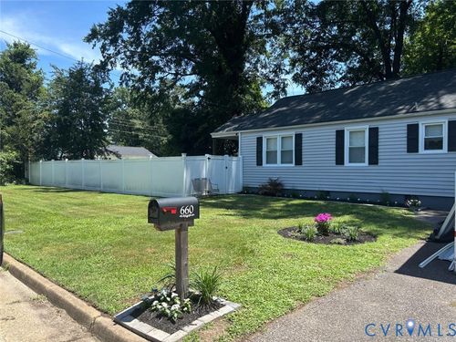 660 Battery Pl, Colonial Heights, VA, 23834-3206 | Card Image