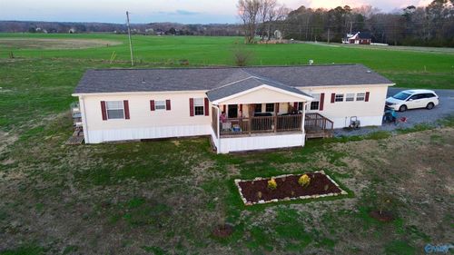 957 Blessing Rd, Albertville, AL, 35951-8038 | Card Image