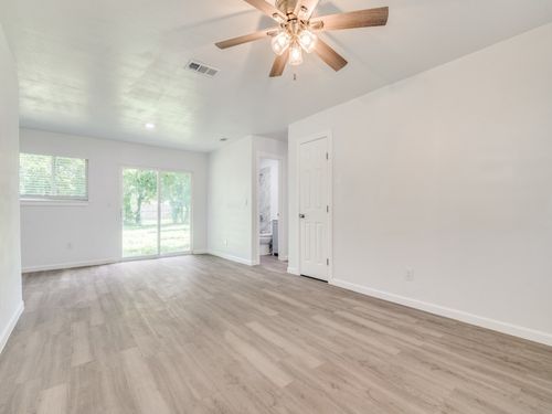 525 Moonlight Dr, Garland, TX, 75040-5188 | Card Image