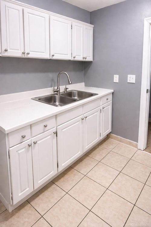 8829 Quincy St, Detroit, MI, 48204-2308 | Card Image