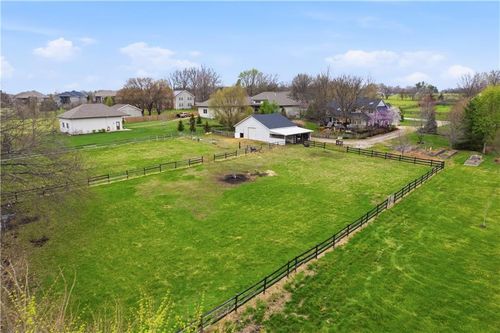 10585 157th Ter, Overland Park, KS, 66221-9345 | Card Image