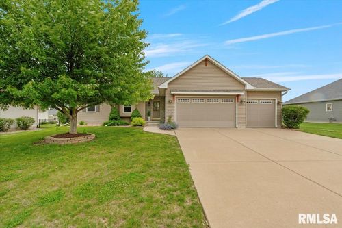 17 Blackstone Way, Le Claire, IA, 52753-2000 | Card Image
