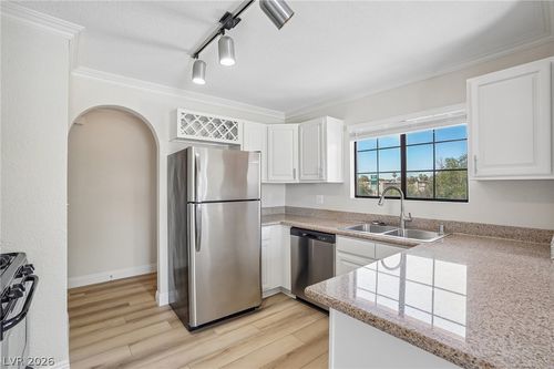 2136-2700 N Rainbow Blvd, Las Vegas, NV, 89108-4517 | Card Image
